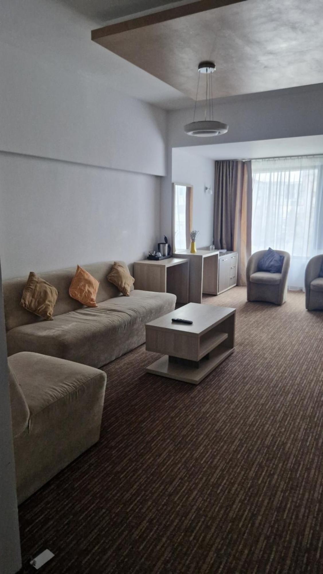 City Hotel & Lounge Slatina  Zewnętrze zdjęcie