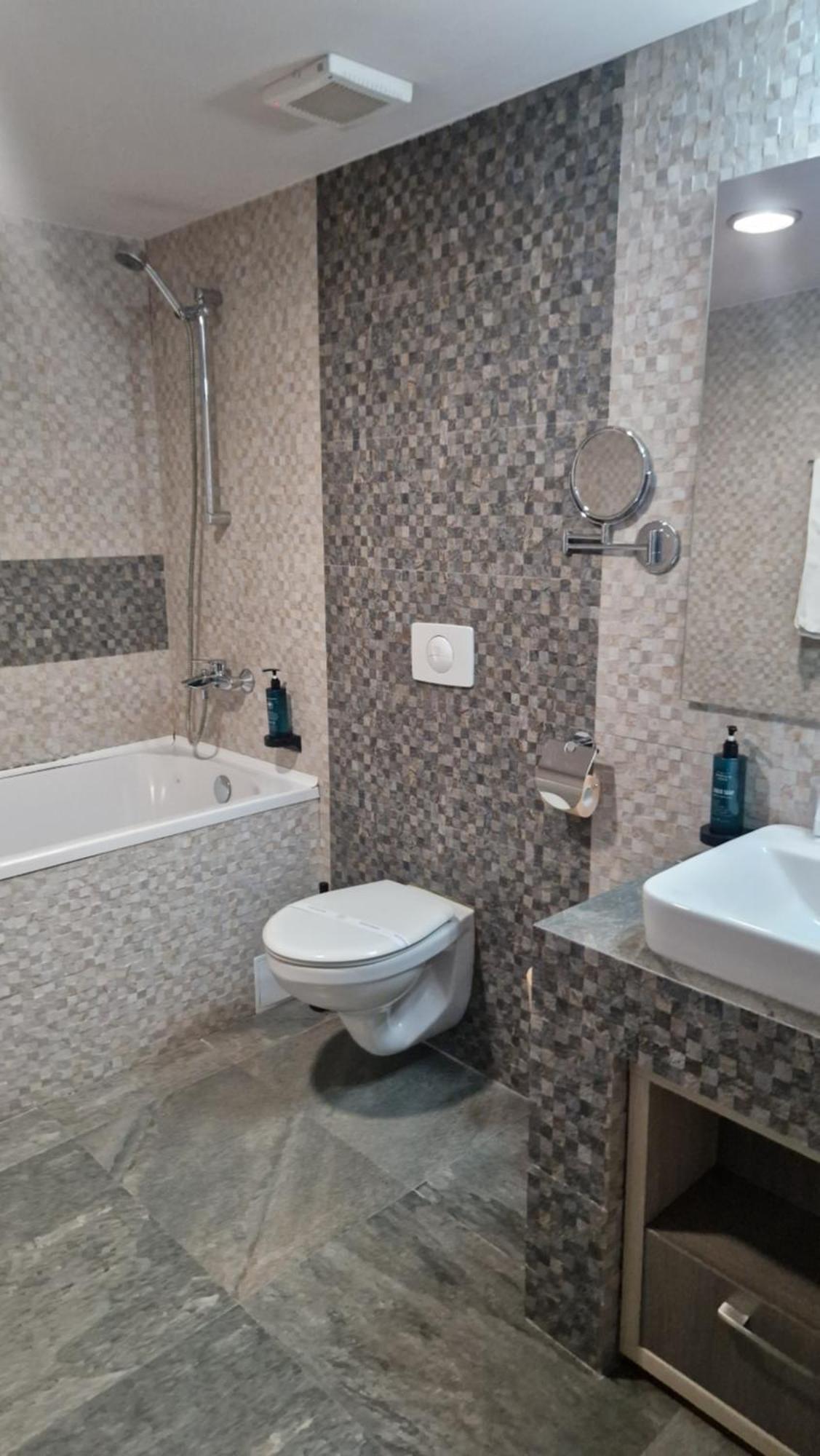 City Hotel & Lounge Slatina  Zewnętrze zdjęcie