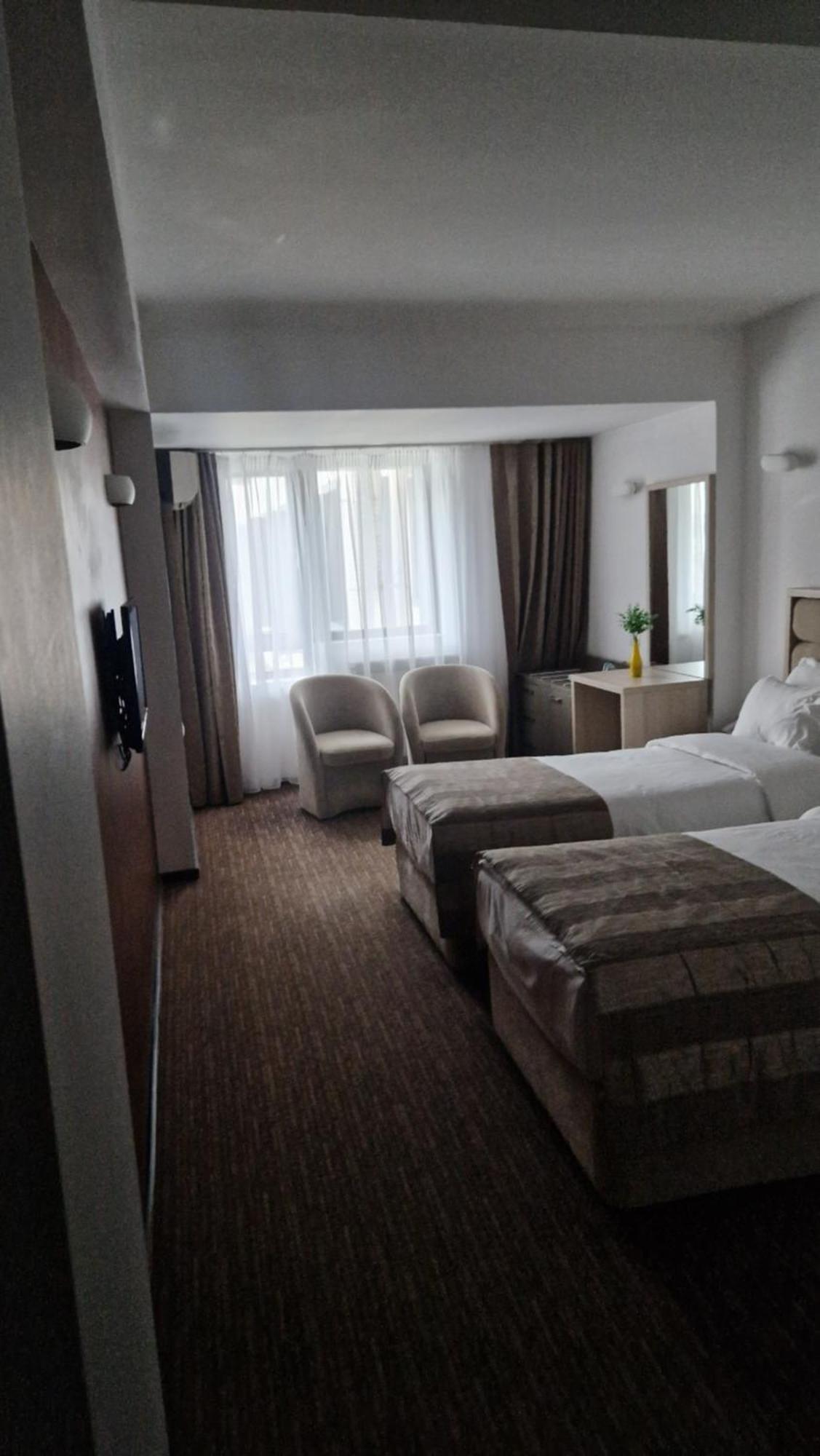 City Hotel & Lounge Slatina  Zewnętrze zdjęcie